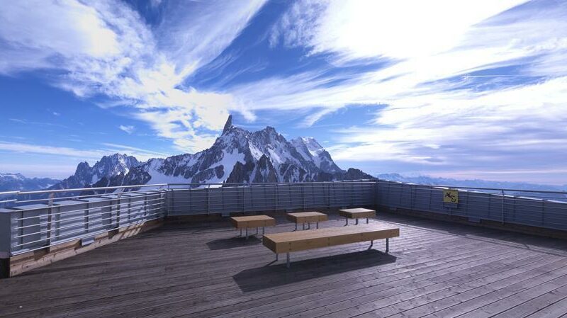 14mm porcelain tiles for terrace in skyway monte bianco ski resort courmayeur italy